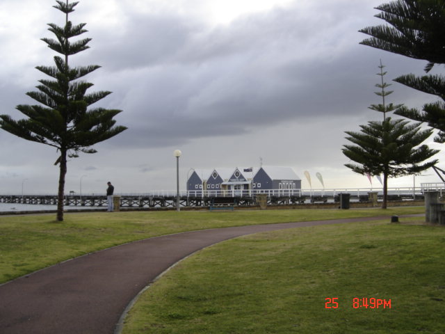Click image for larger version

Name:	BusseltonJetty2milesLong (1).JPG
Views:	50
Size:	57.9 KB
ID:	23823