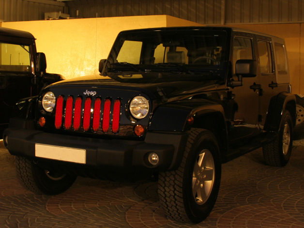 Click image for larger version

Name:	jeepGrillLightsRed.jpg
Views:	100
Size:	66.7 KB
ID:	36403